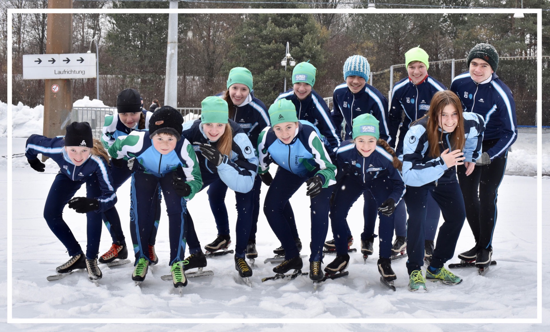 Eisschnelllauf Team des ERSC Ottobrunn auf dem Eis